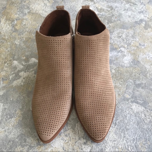 *SOLD* Franco Sarto Ankle Boots, Tan, Size 10 - Picture 4 of 8